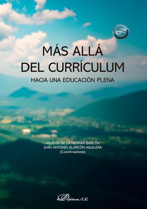 MÁS ALLÁ DEL CURRÍCULUM